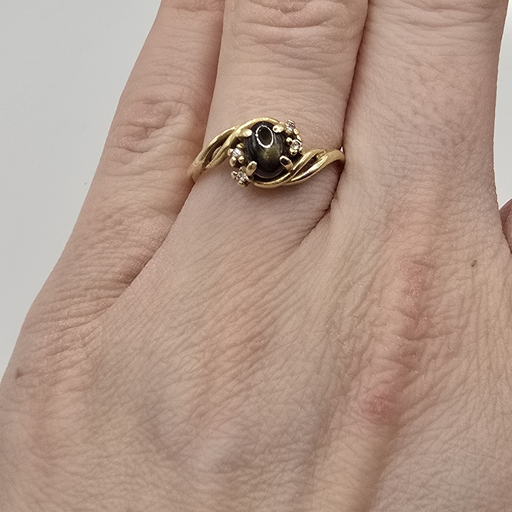 Vintage 14K Gold Black Star Sapphire Bypass Ring – Crescent Hallmark – Size 6.75